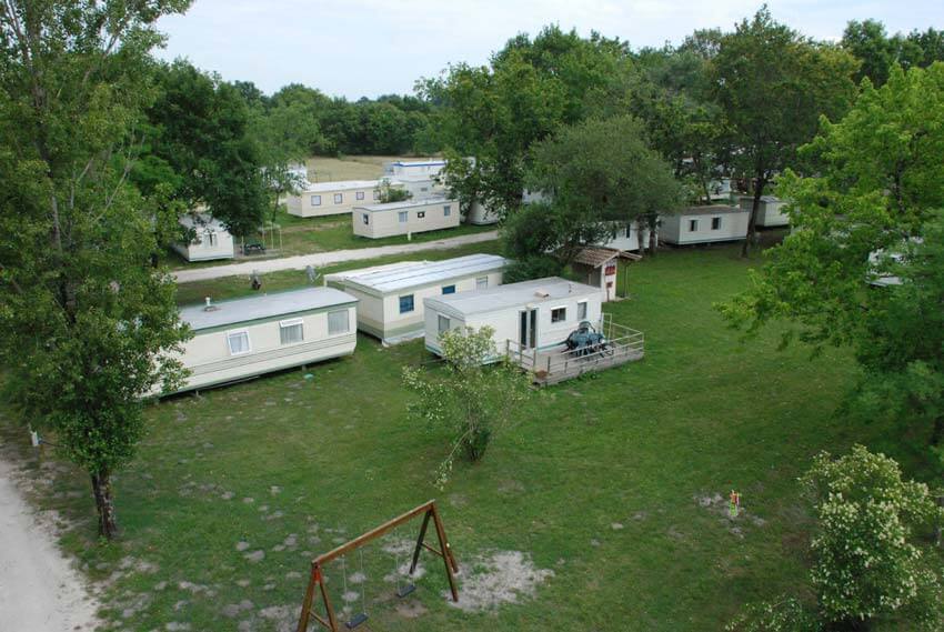 En savoir plus sur Buy a mobile home in a campsite open all year round