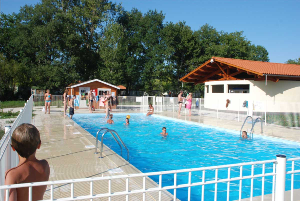 piscine camping médoc