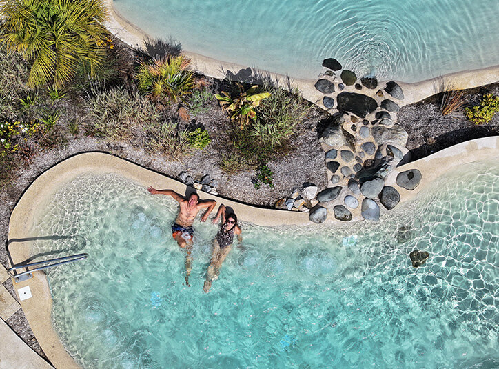 Lagon avec bain à remous