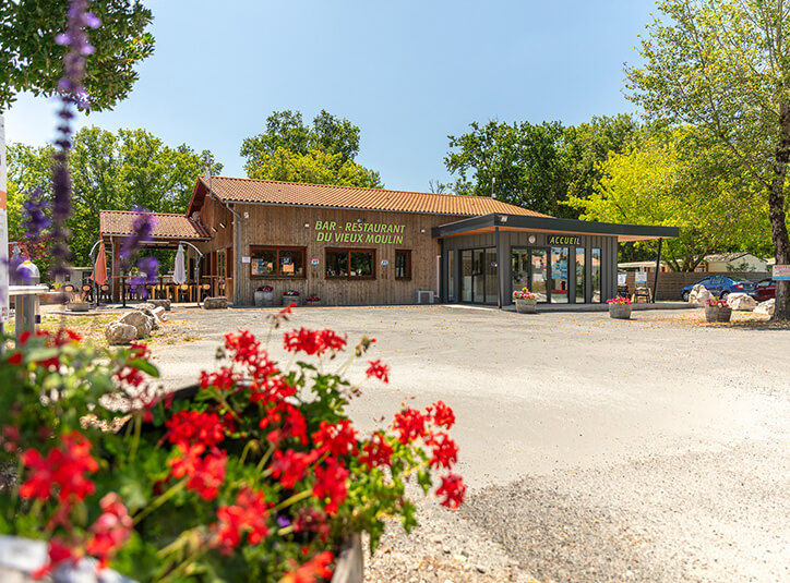 Un restaurant au sein du camping